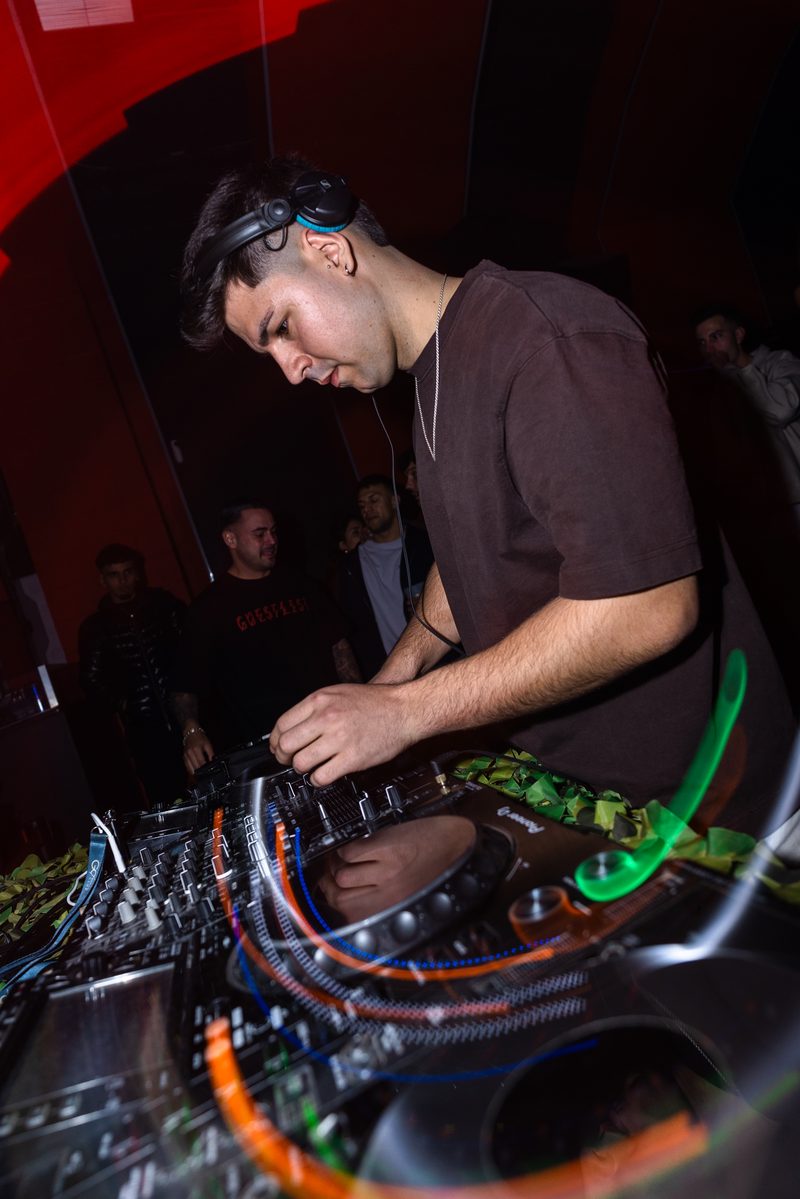 Dani Corberó en Attic